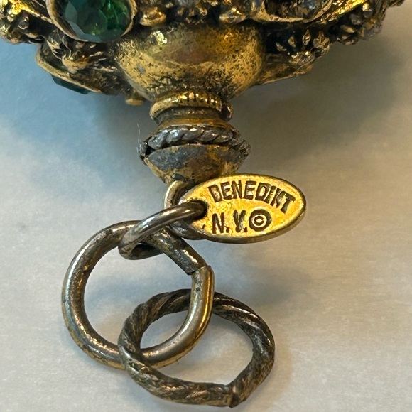 Vintage Gold and Green Pendant - Picture 14 of 14